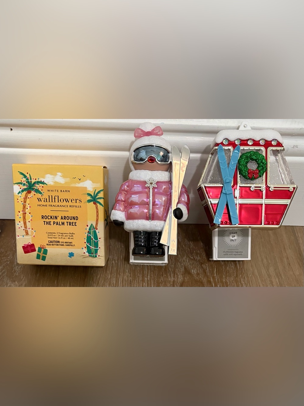 BATH & BODY WORKS SKI LADY & SKI GONDOLA LIGHT UP PLUG IN W/ REFILL PACK LOT NEW